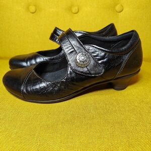 Taos Majesty  Black Mary Jane  Slip On Work Walking Leather Low Heel Women's 7
